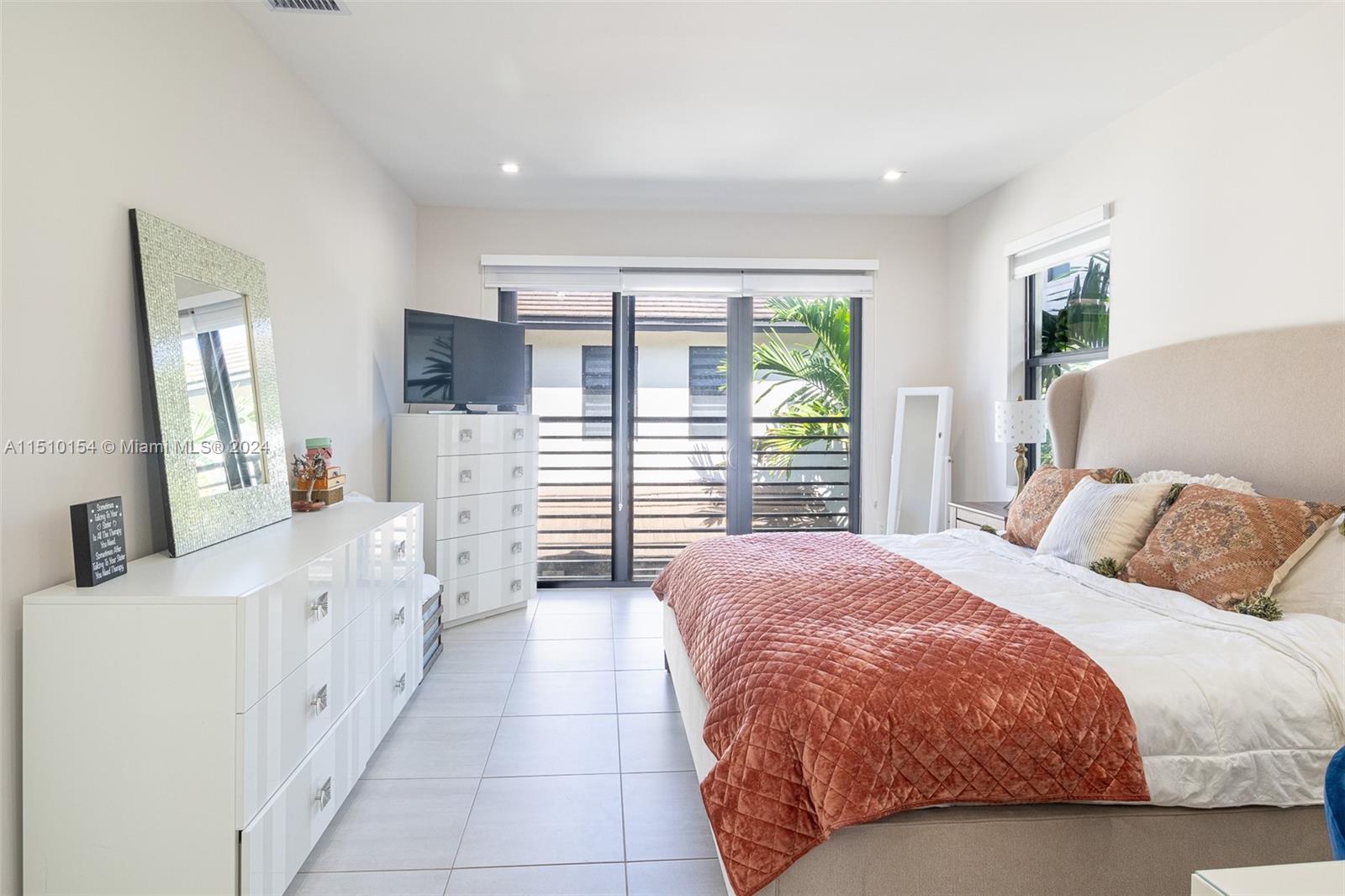 DOWNTOWN DORAL SOUTH PHAS - Residential