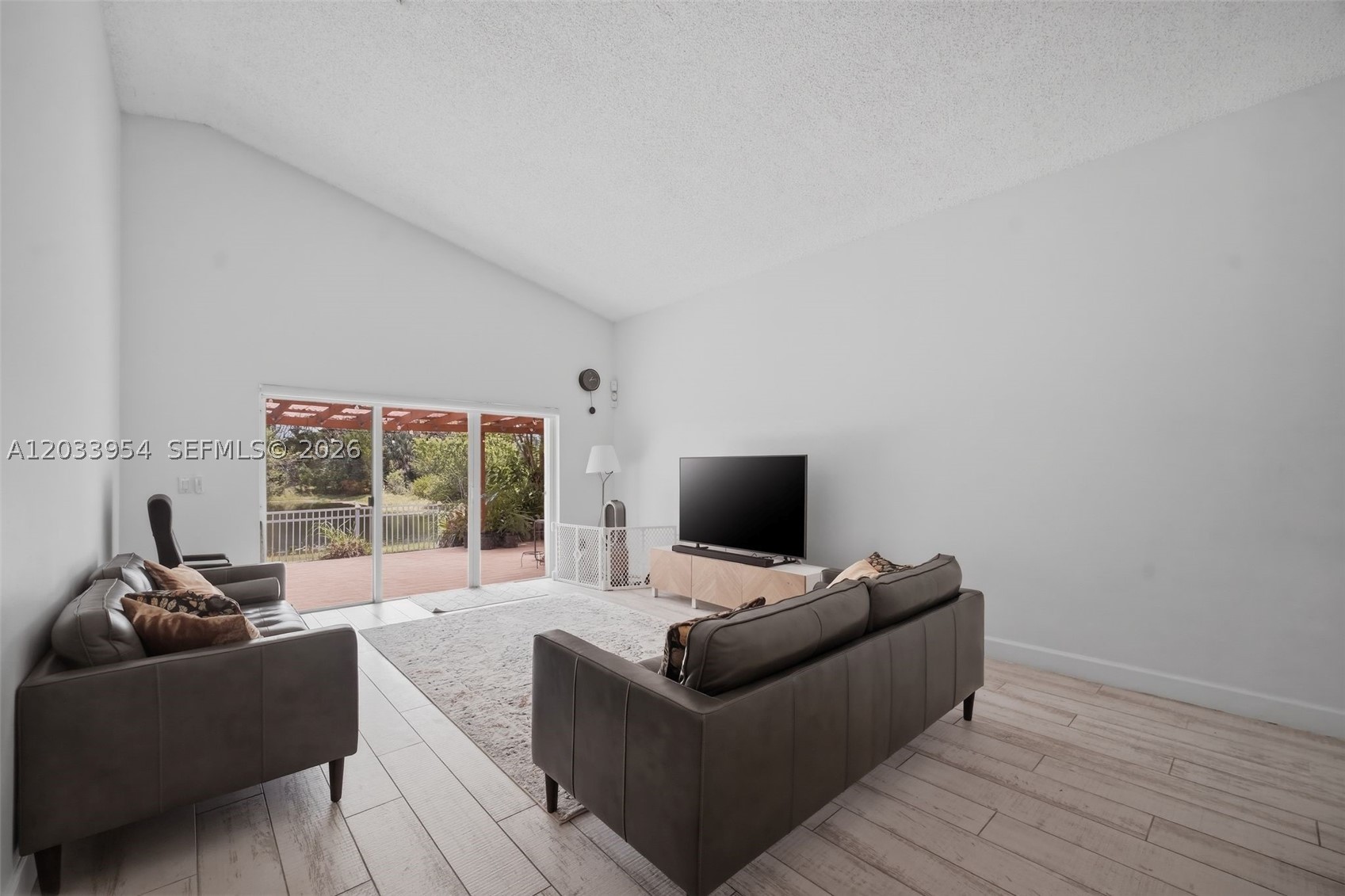 PEMBROKE SPRINGS PLAT - Residential Lease