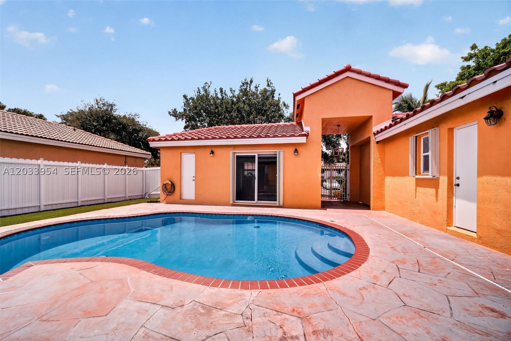 PEMBROKE SPRINGS PLAT - Residential Lease