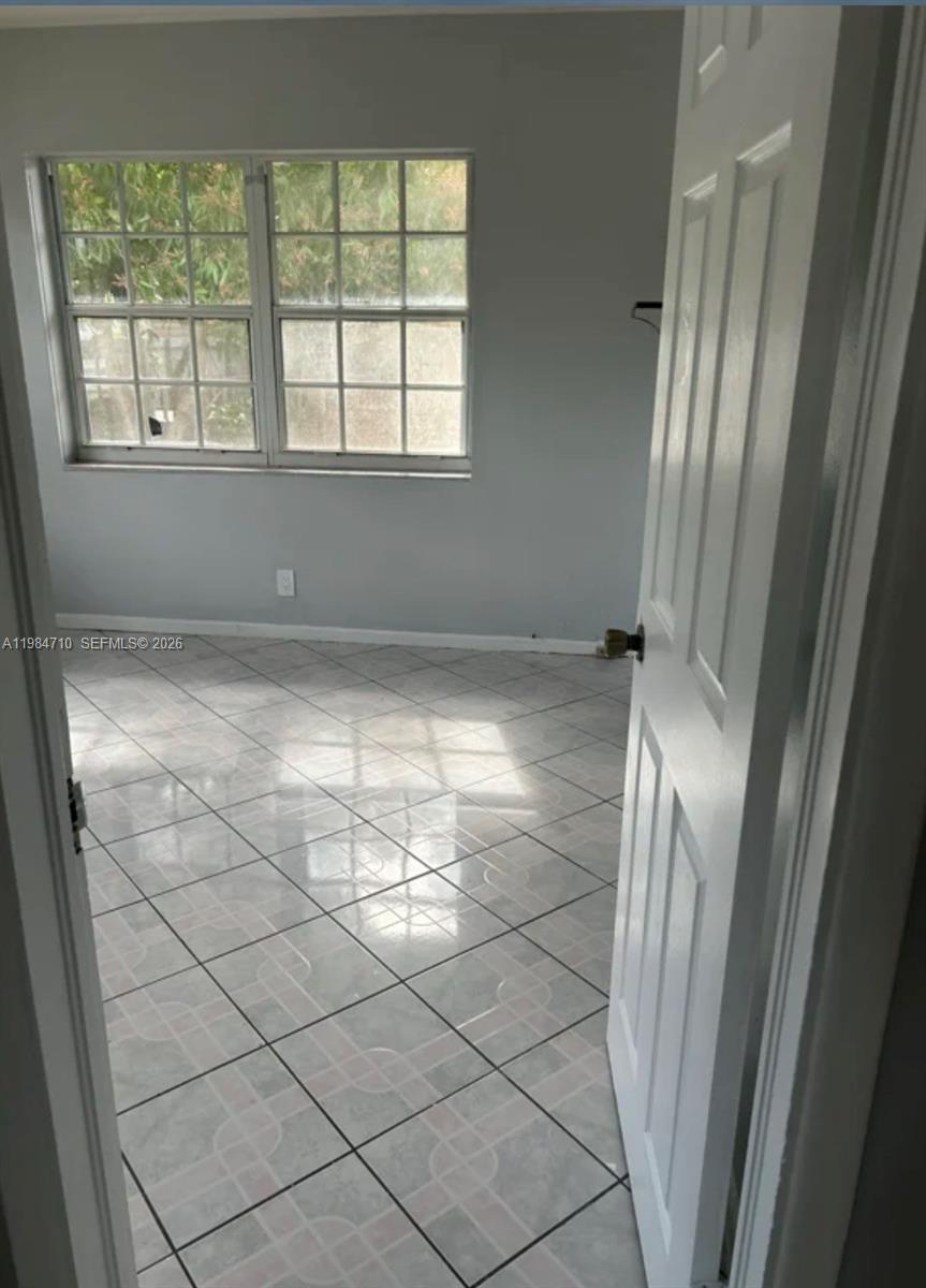 BISCAYNE GARDENS SEC F PA - Residential Lease