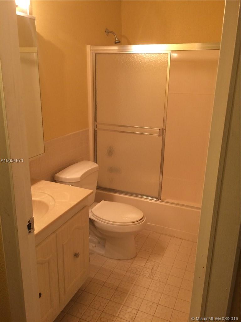 Miami Lakes Loch Lomond E - Residential Lease
