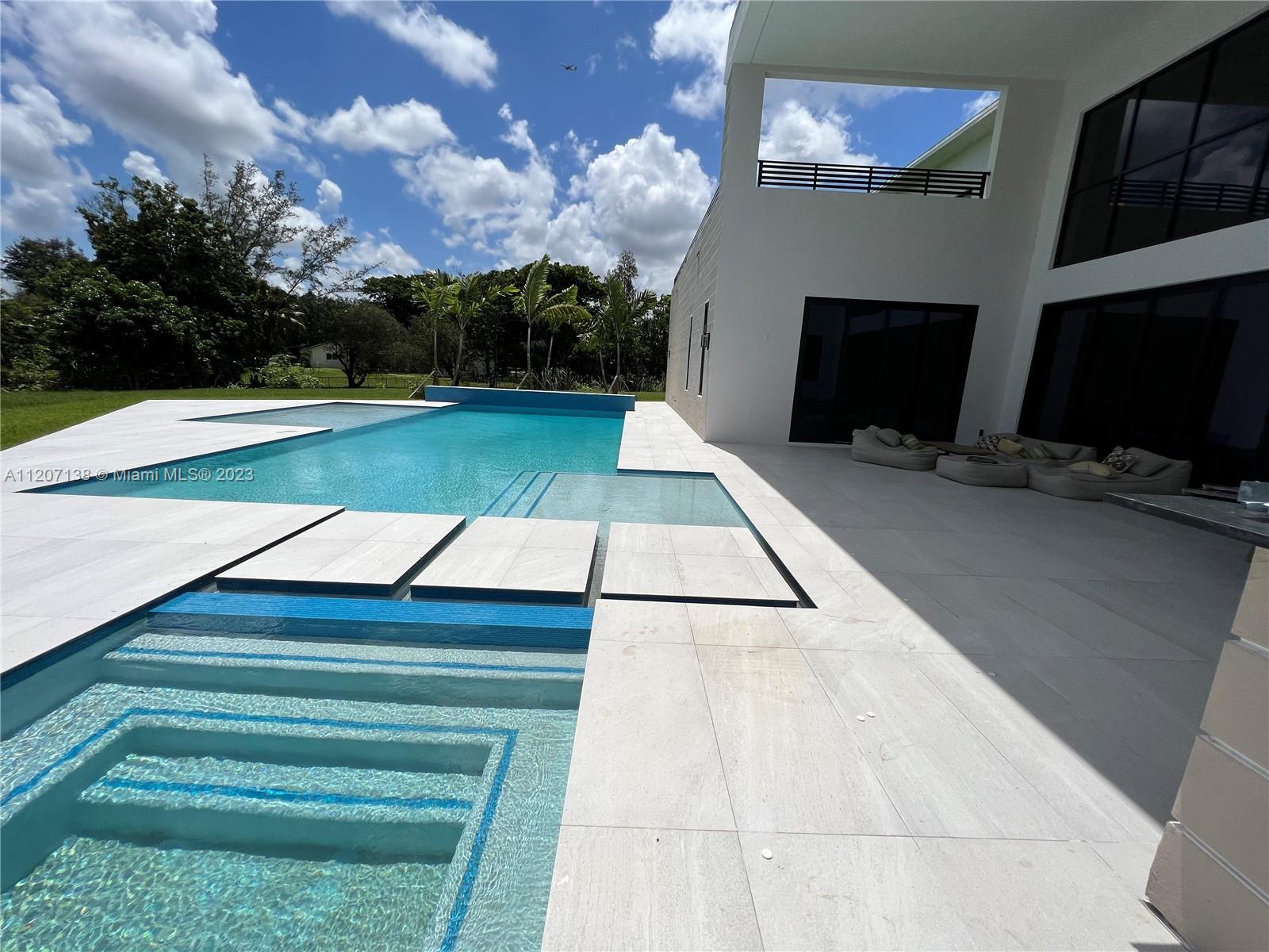 PACIFIC ACRES - Residential
