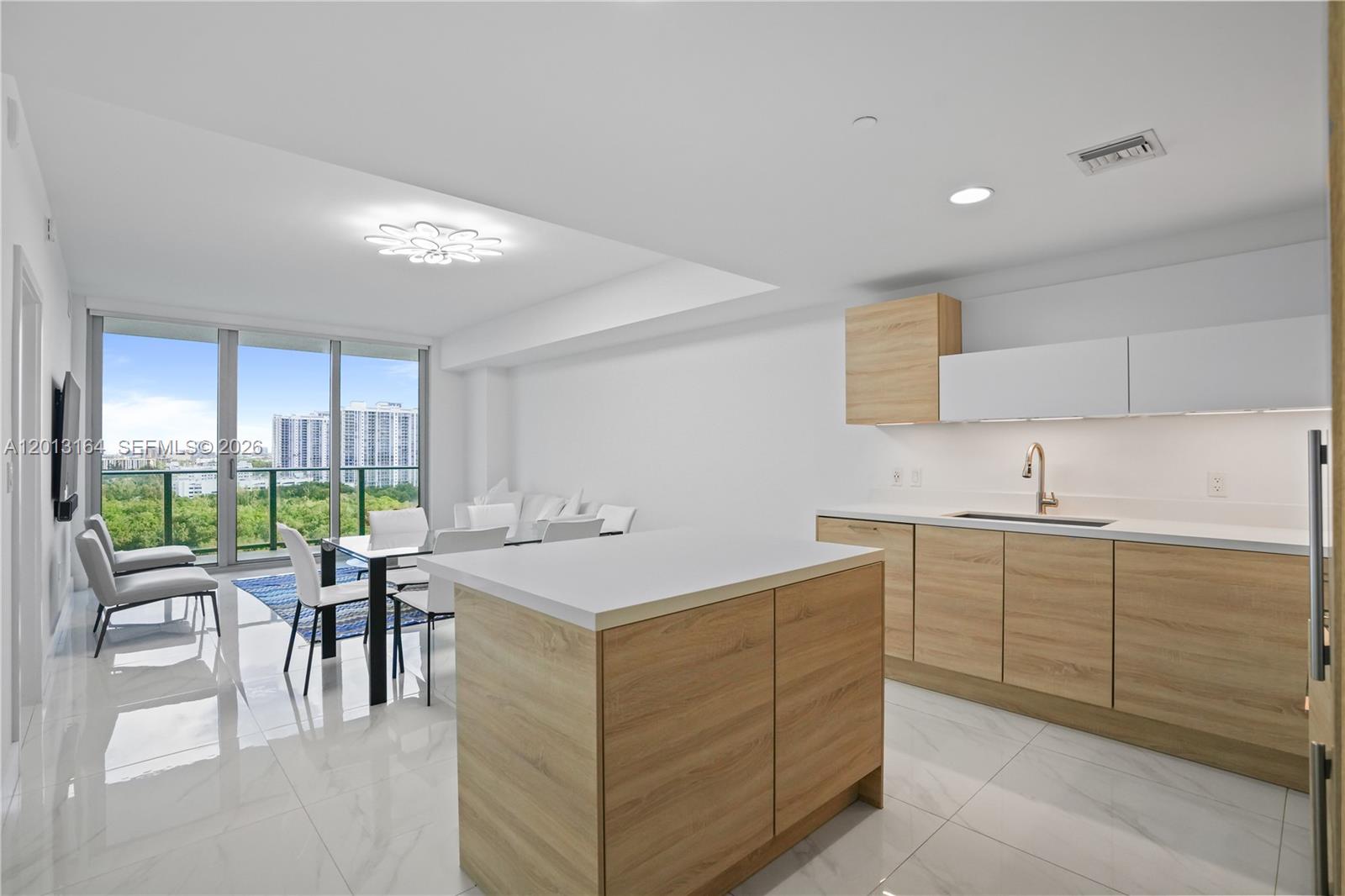 THE HARBOUR NORTH CONDO - Residential