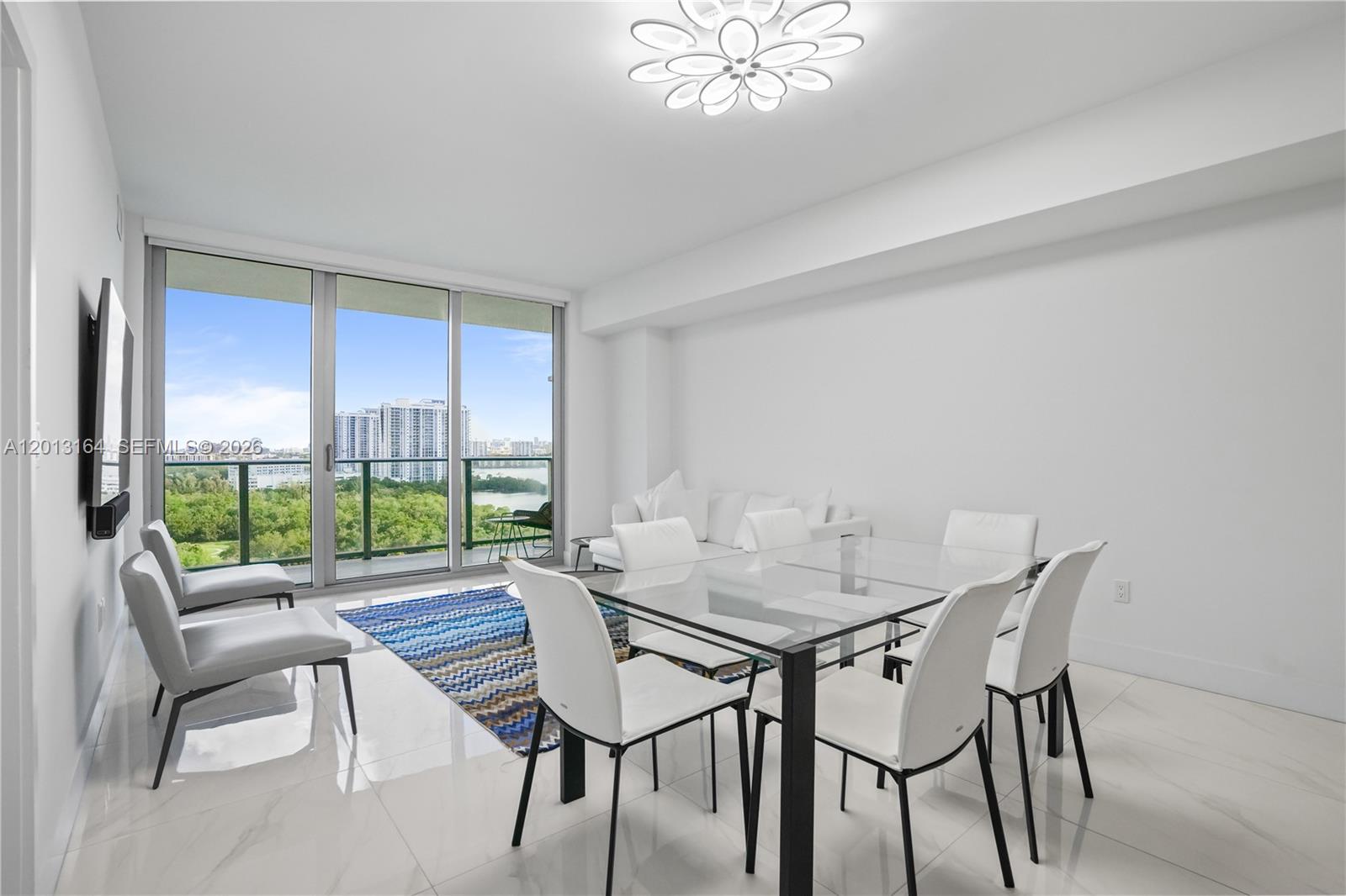 THE HARBOUR NORTH CONDO - Residential