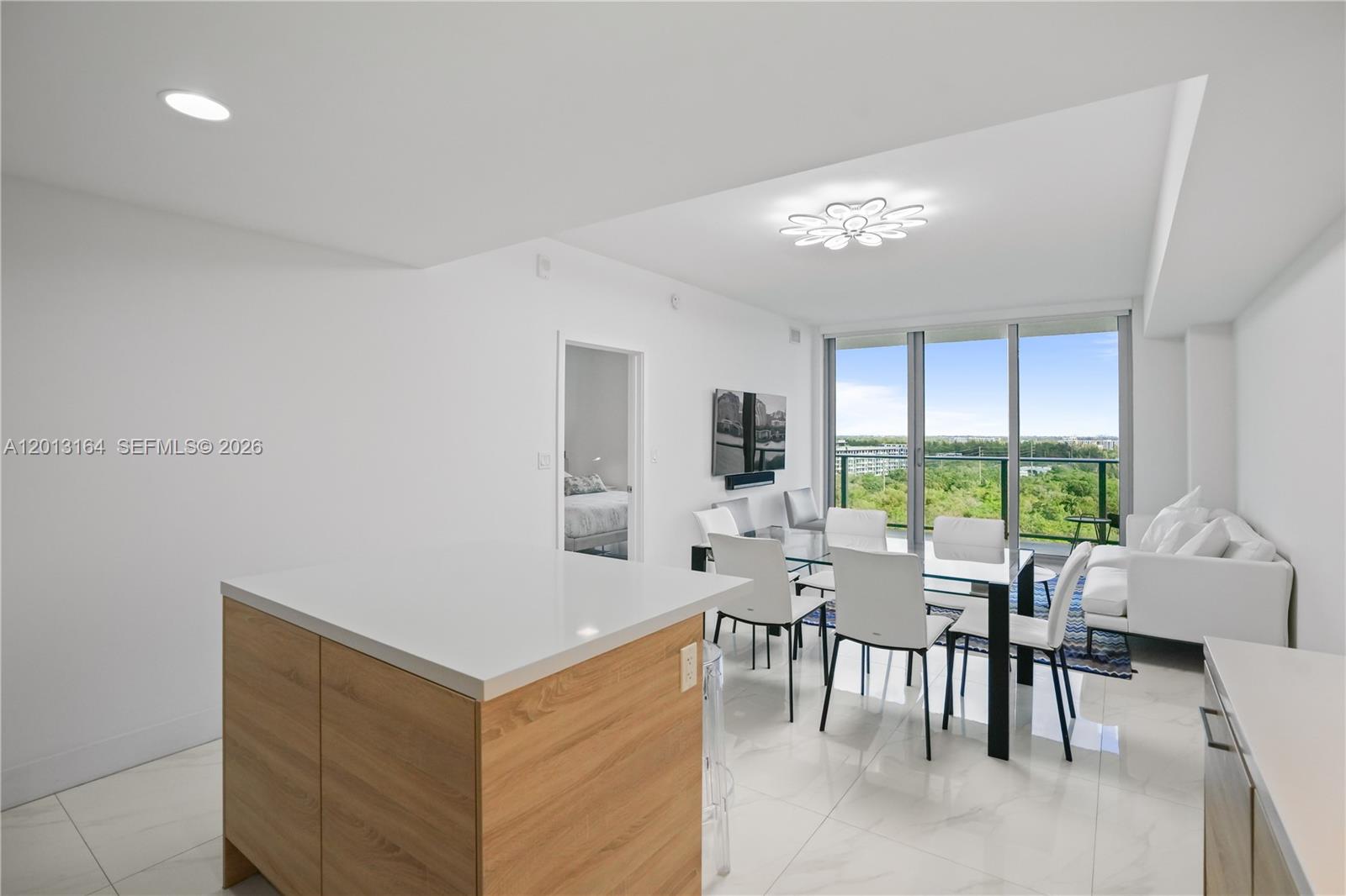 THE HARBOUR NORTH CONDO - Residential
