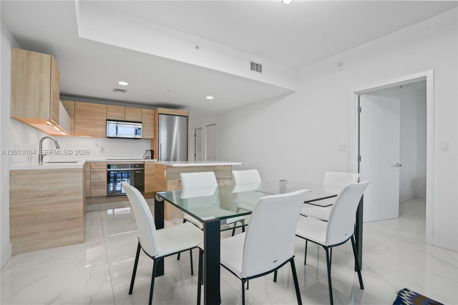THE HARBOUR NORTH CONDO - Residential
