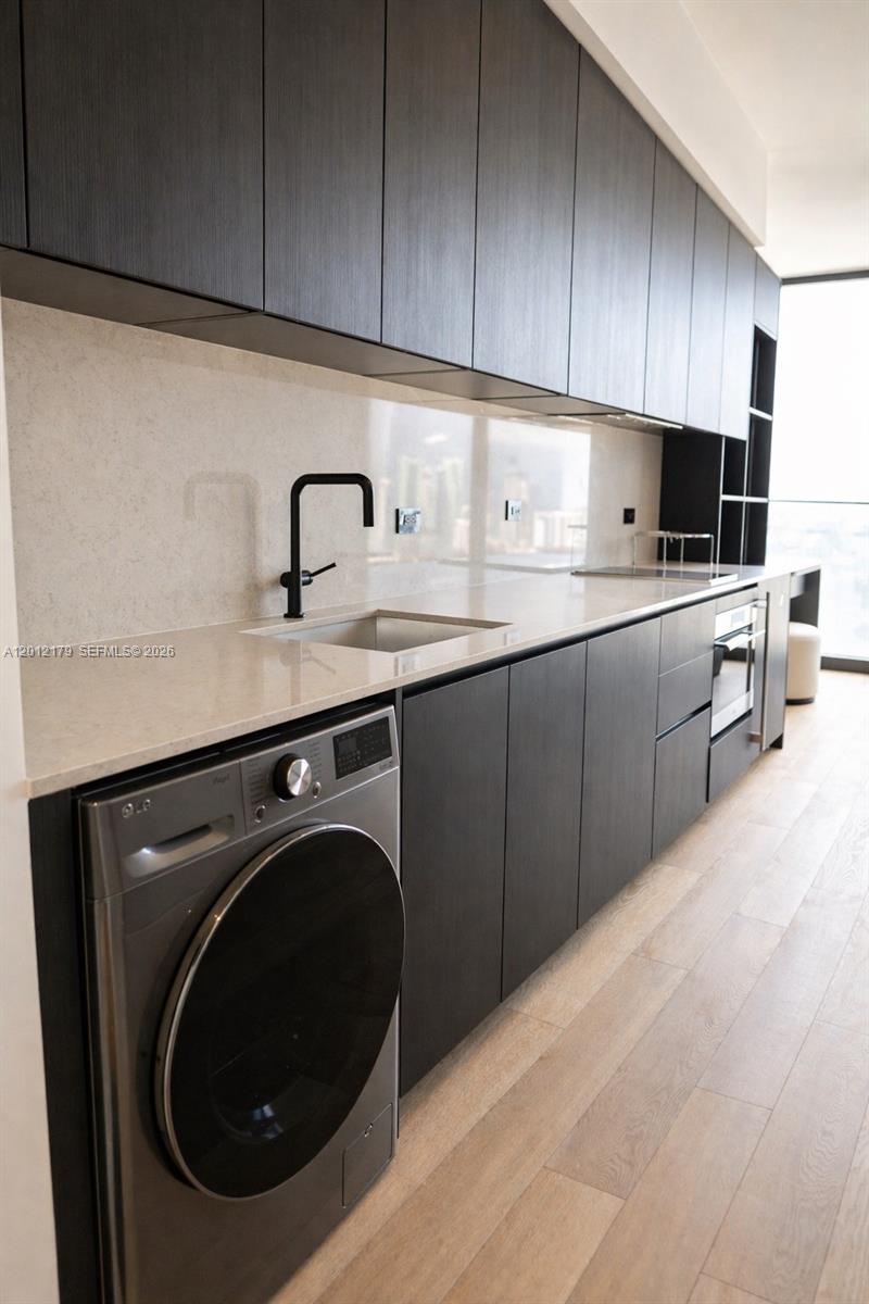ELLEVEN CONDO - Residential