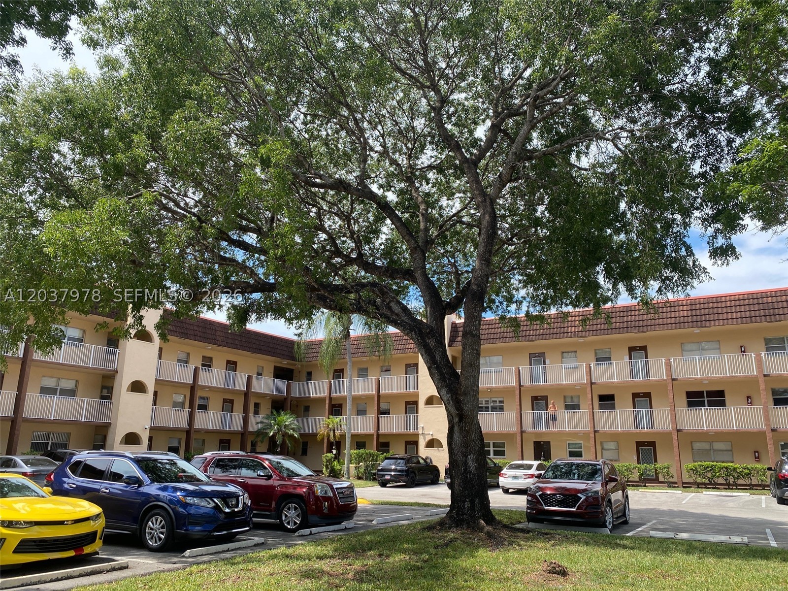 SUNRISE LAKES 83 CONDO - Residential