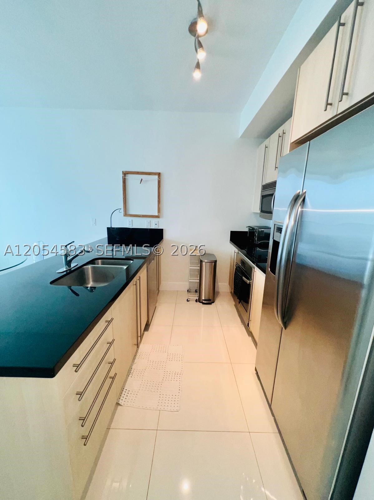 THE AXIS ON BRICKELL II C - Residential Lease