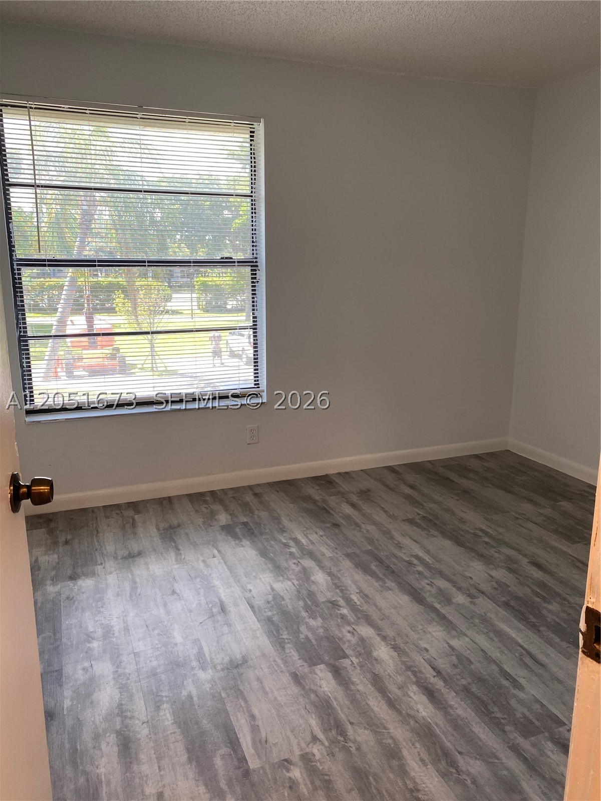 LAKE POINTE CONDOMINIUM N - Residential Lease