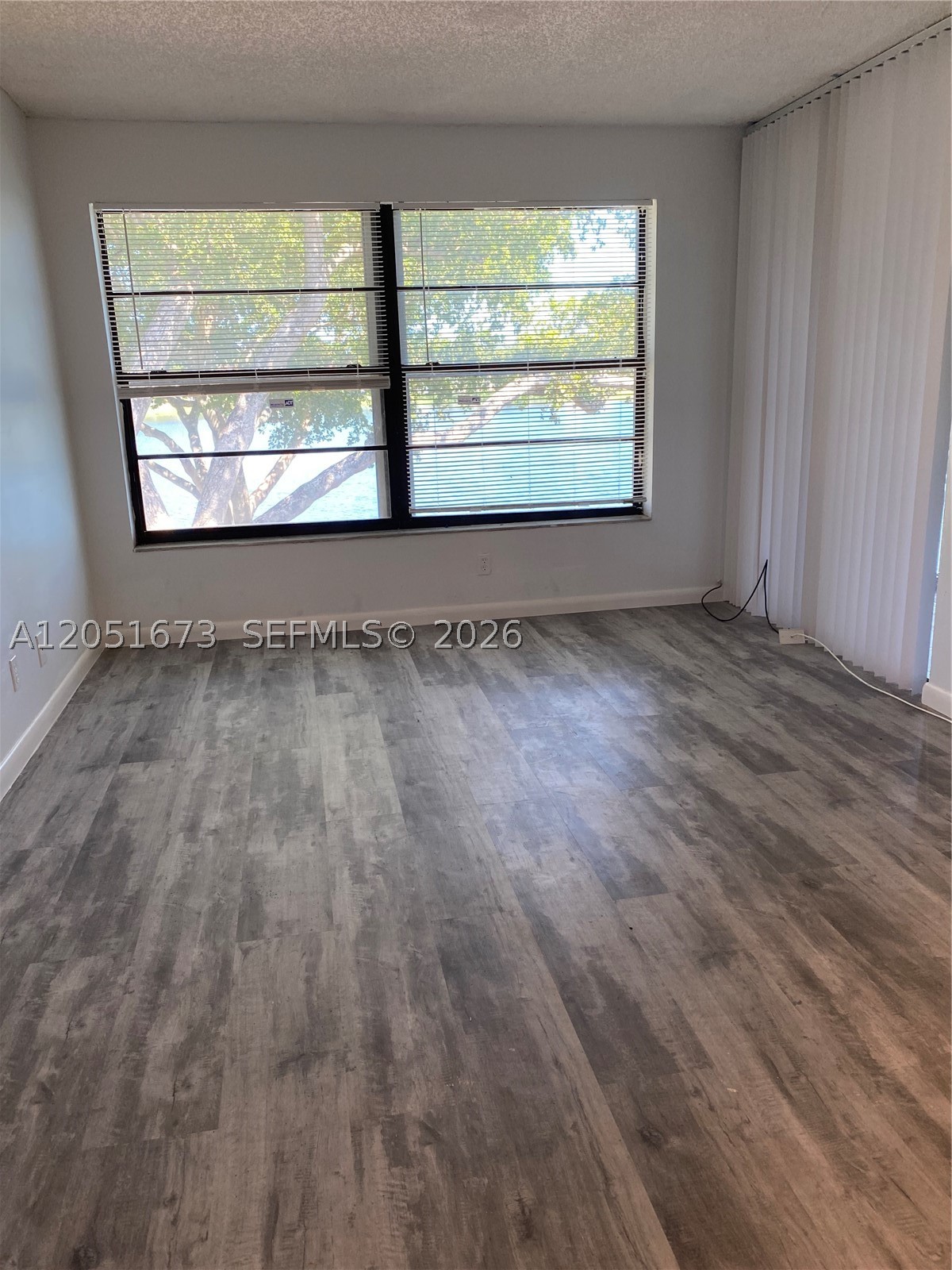 LAKE POINTE CONDOMINIUM N - Residential Lease