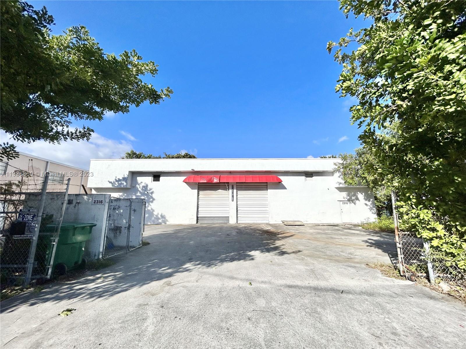 Great opportunity for an industrial office/warehouse combination just West of the busiest State Rd 7/441. Space Available: 4,136 SF sitting on a lot of 10,794 SF. This structure has a securely fenced-in parking lot. The interior obtains a complete buildout office and break-room as well as an additional 500 SF mezzanine with ceilings at a heigh of 16 feet. Available for move-in March 1, 2023.