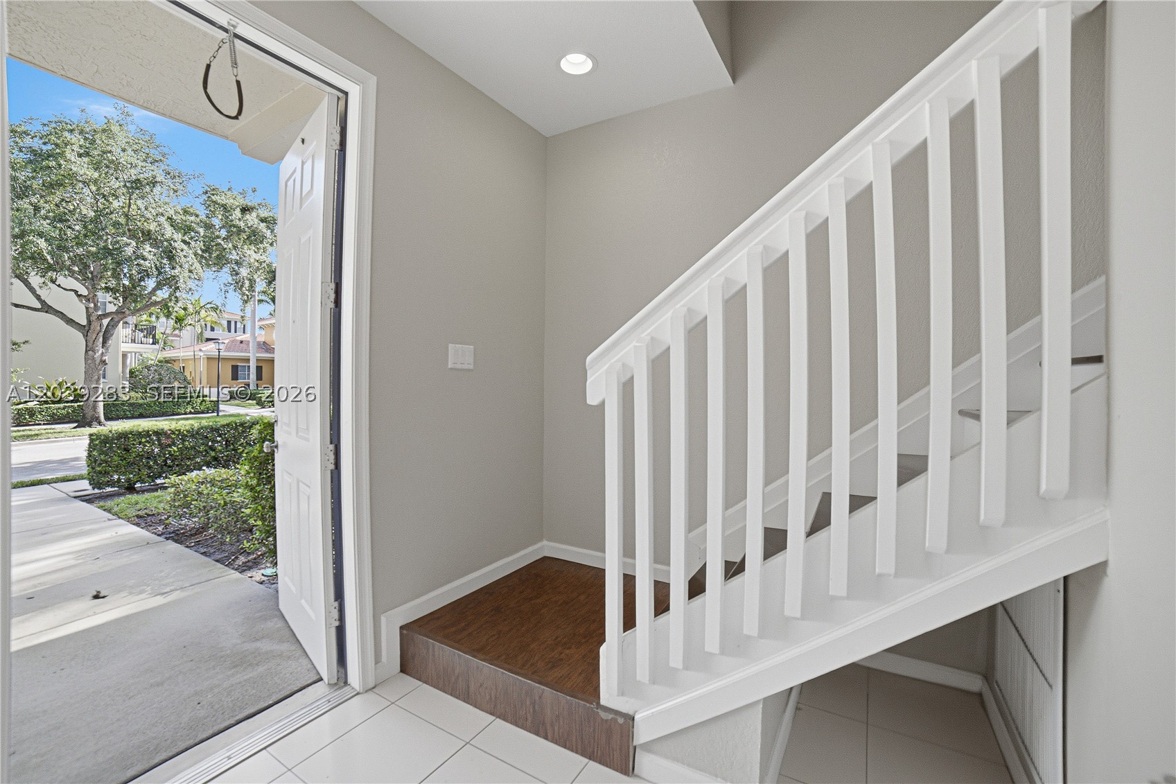 GREENWICH - Residential
