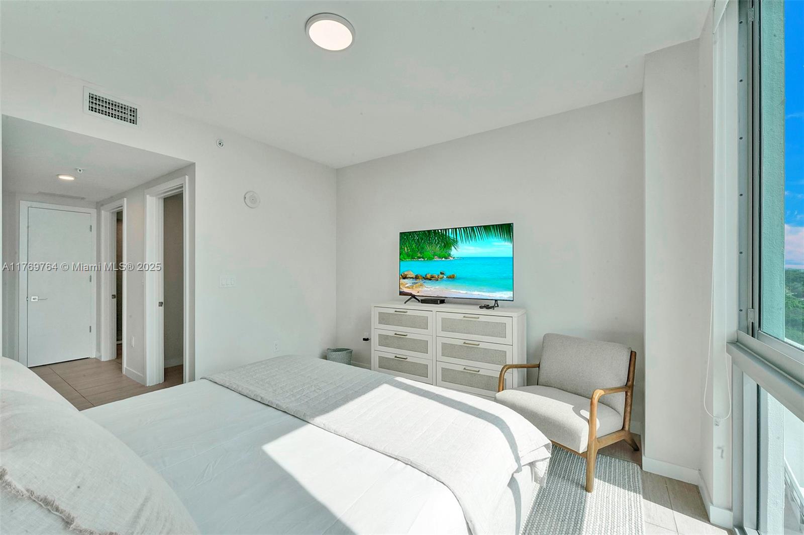 QUADRO CONDO - Residential
