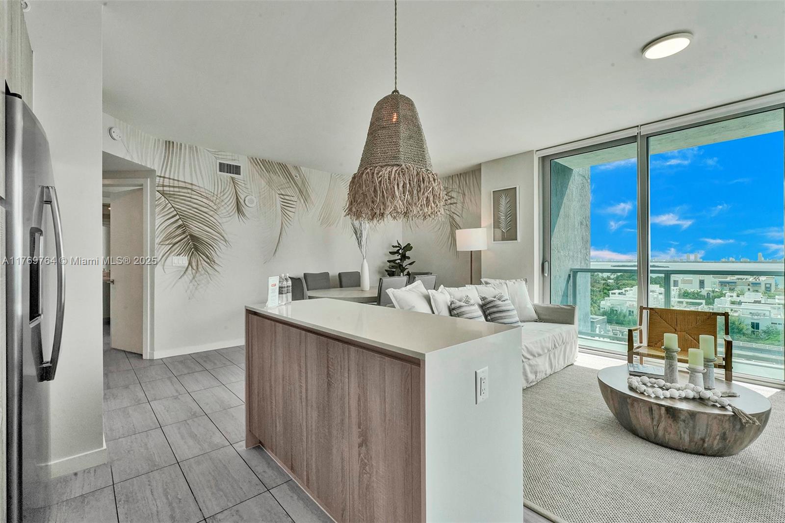 QUADRO CONDO - Residential