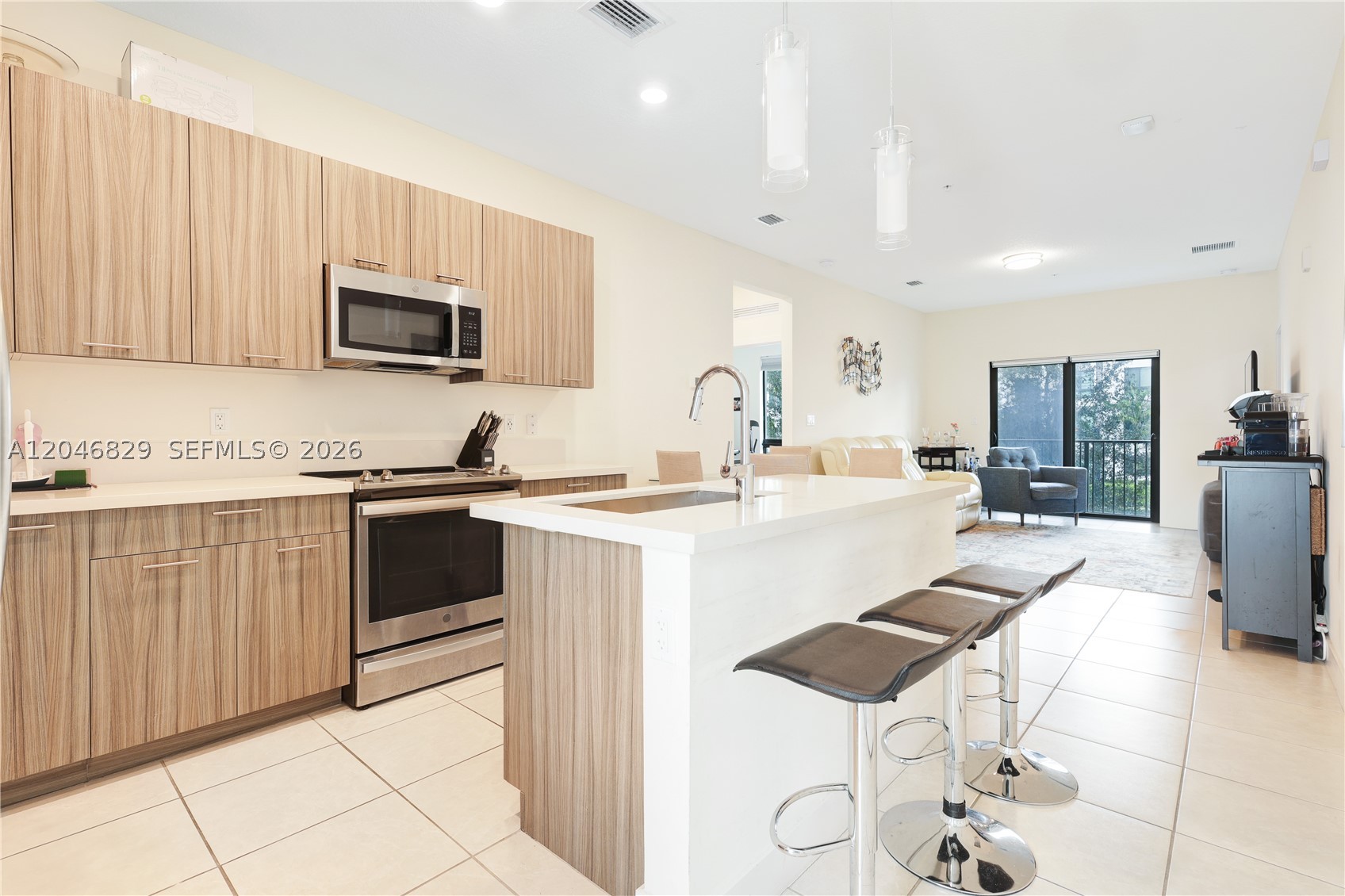 DOWNTOWN DORAL SOUTH PHAS - Residential