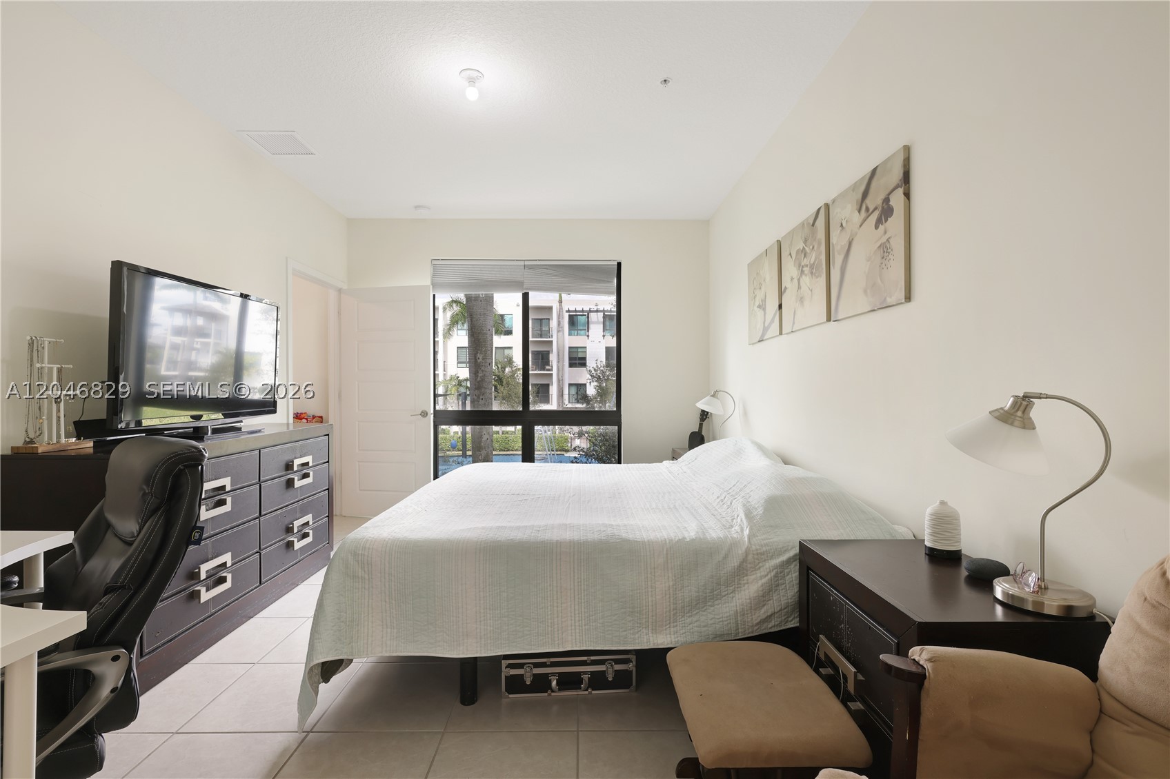 DOWNTOWN DORAL SOUTH PHAS - Residential