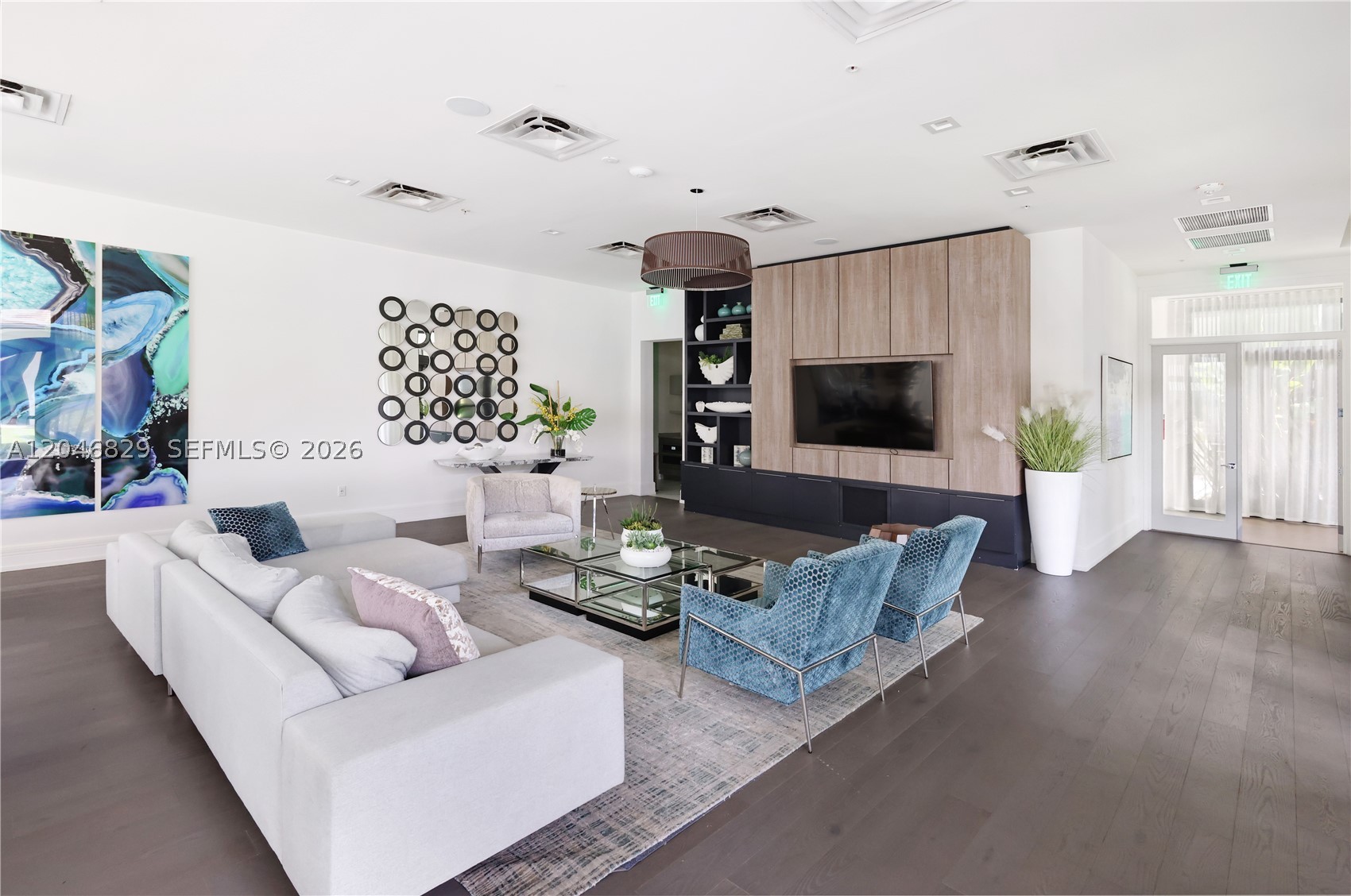 DOWNTOWN DORAL SOUTH PHAS - Residential