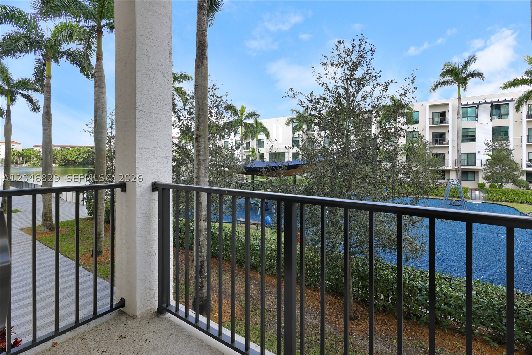 DOWNTOWN DORAL SOUTH PHAS - Residential