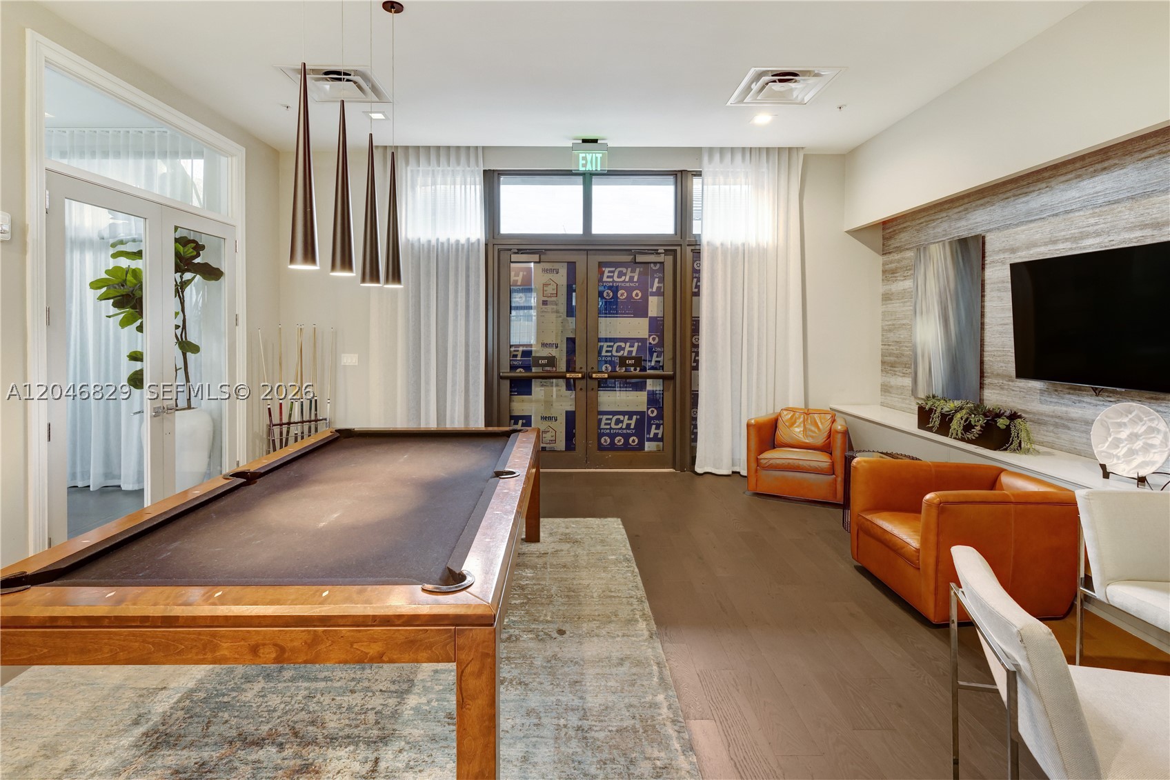 DOWNTOWN DORAL SOUTH PHAS - Residential