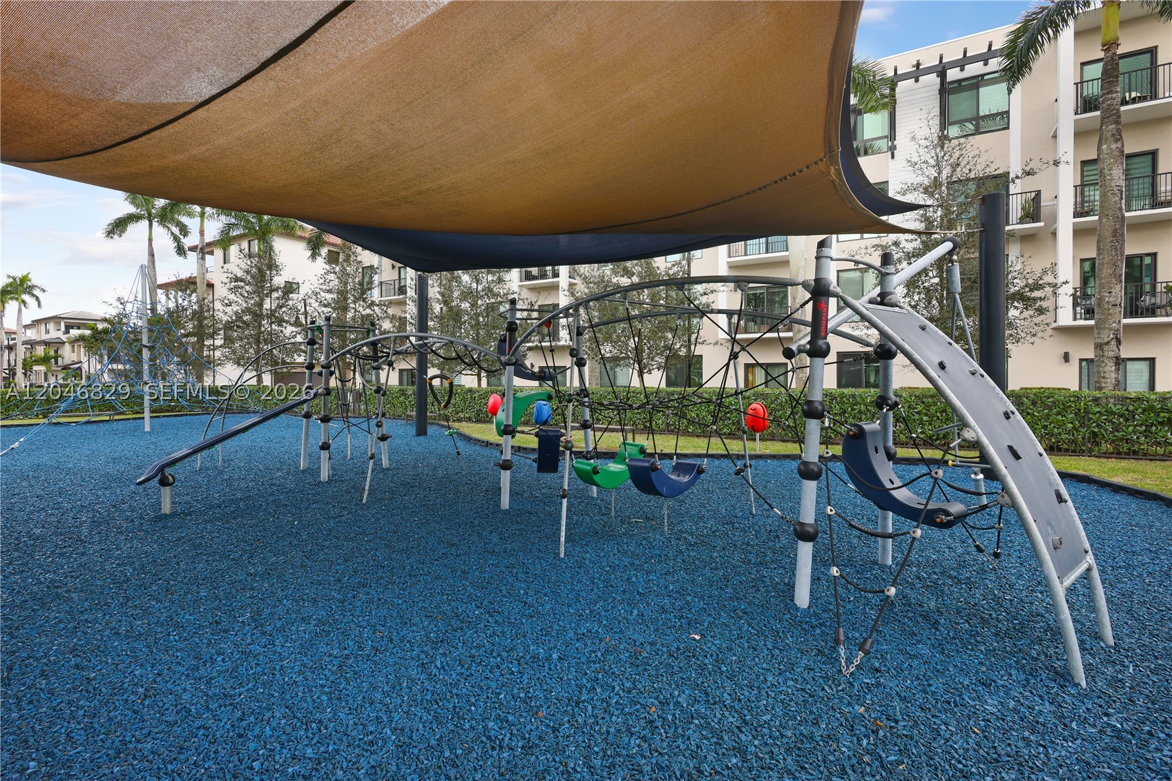 DOWNTOWN DORAL SOUTH PHAS - Residential