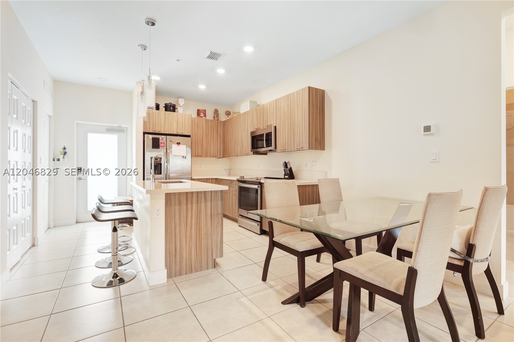 DOWNTOWN DORAL SOUTH PHAS - Residential