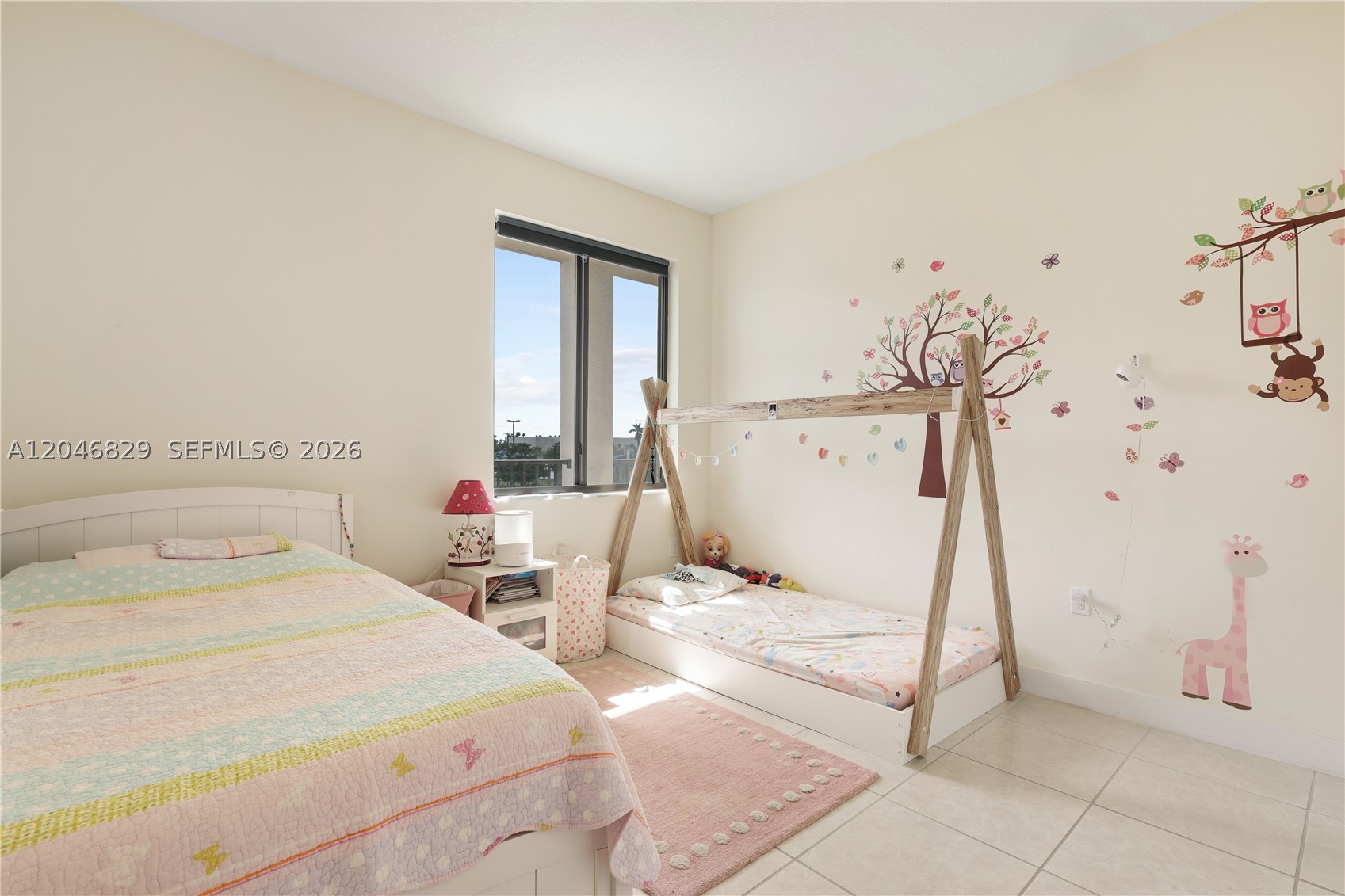 DOWNTOWN DORAL SOUTH PHAS - Residential