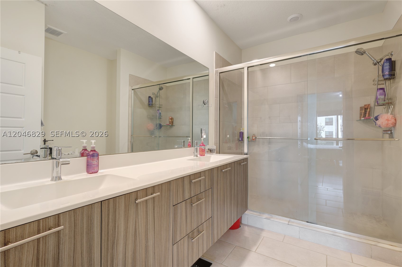 DOWNTOWN DORAL SOUTH PHAS - Residential