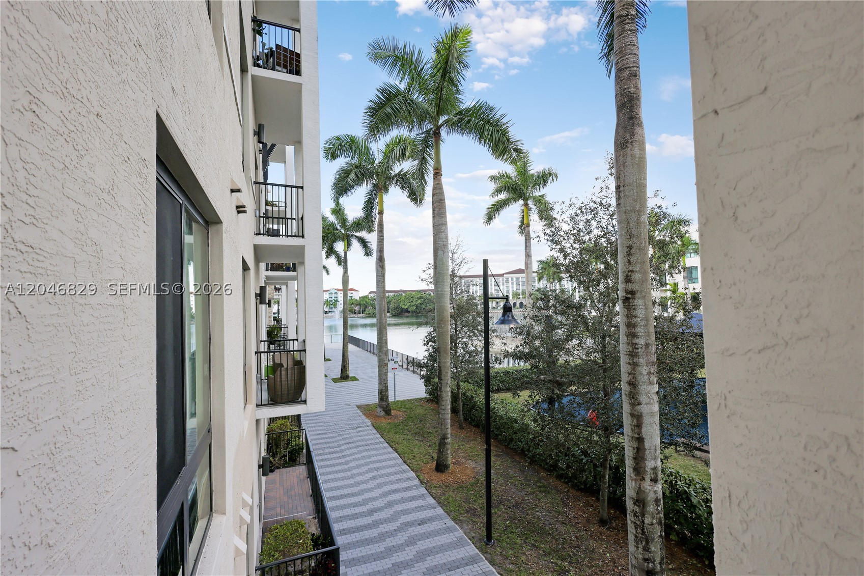 DOWNTOWN DORAL SOUTH PHAS - Residential