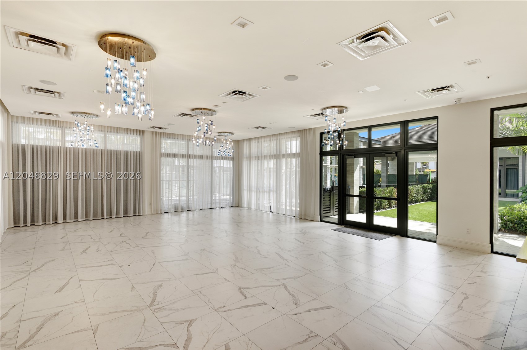 DOWNTOWN DORAL SOUTH PHAS - Residential