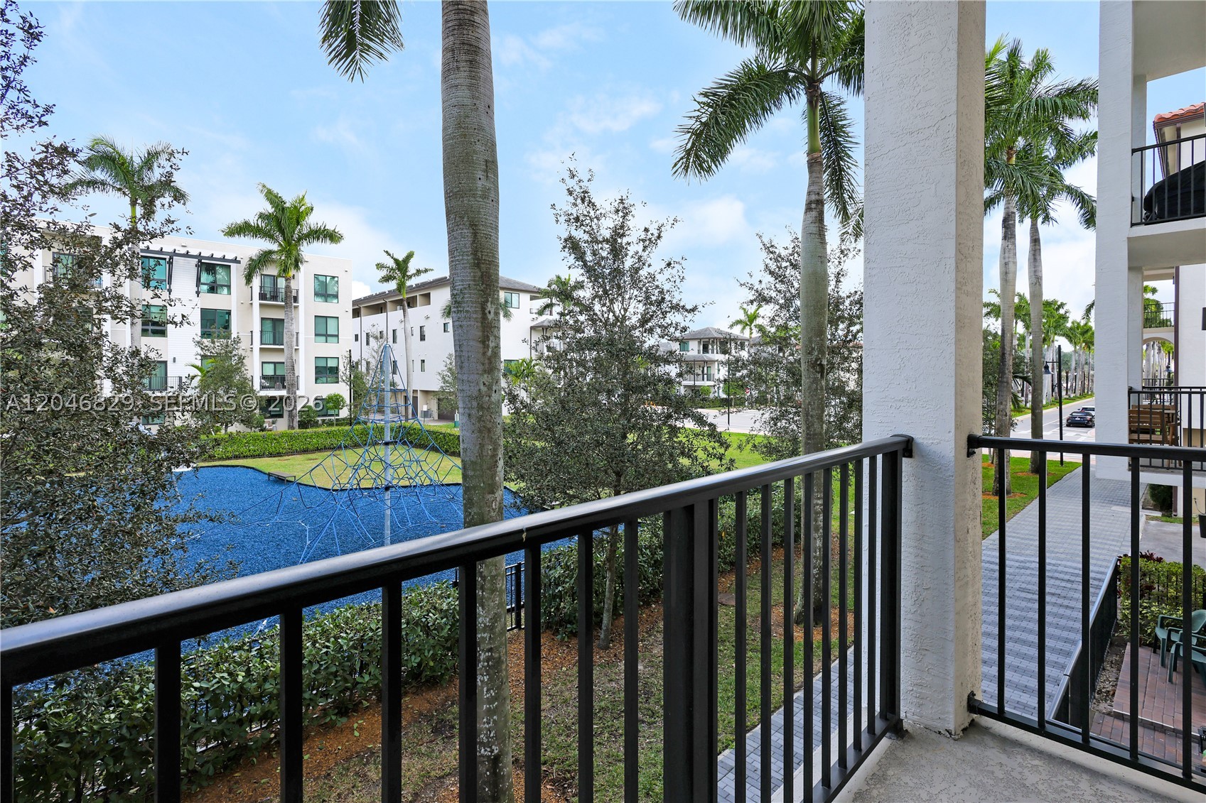 DOWNTOWN DORAL SOUTH PHAS - Residential