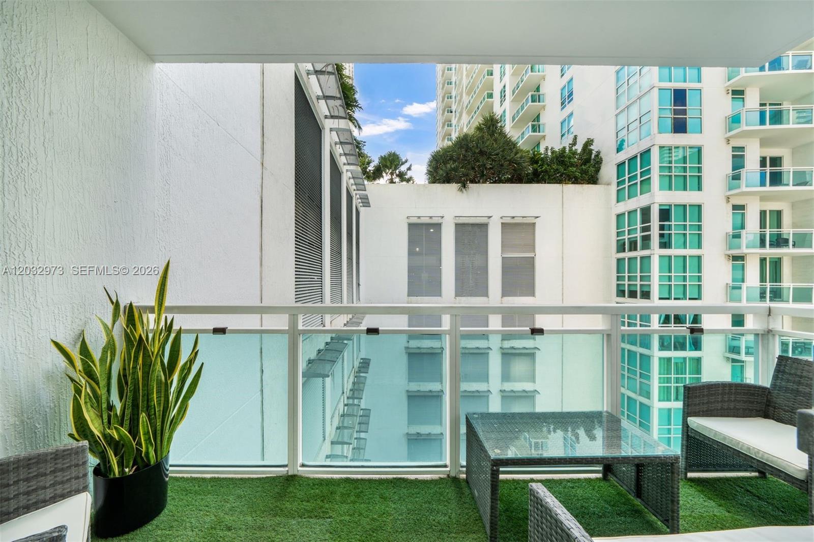 THE PLAZA 851 BRICKELL CO - Residential