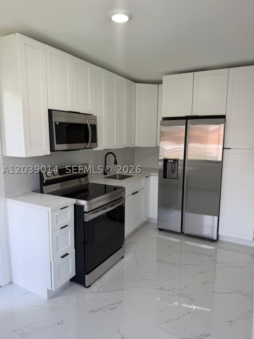 BUNCHE PARK 1 ADDN - Residential Lease
