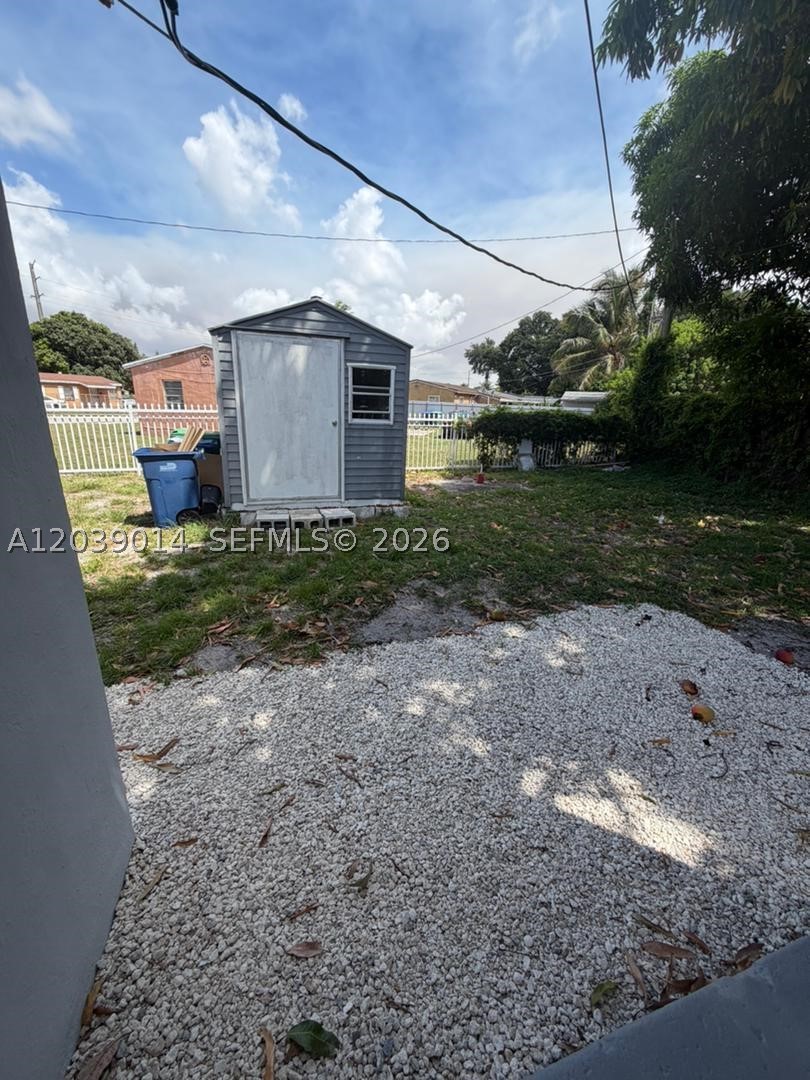BUNCHE PARK 1 ADDN - Residential Lease