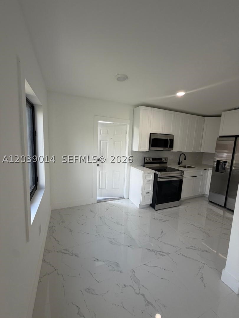 BUNCHE PARK 1 ADDN - Residential Lease