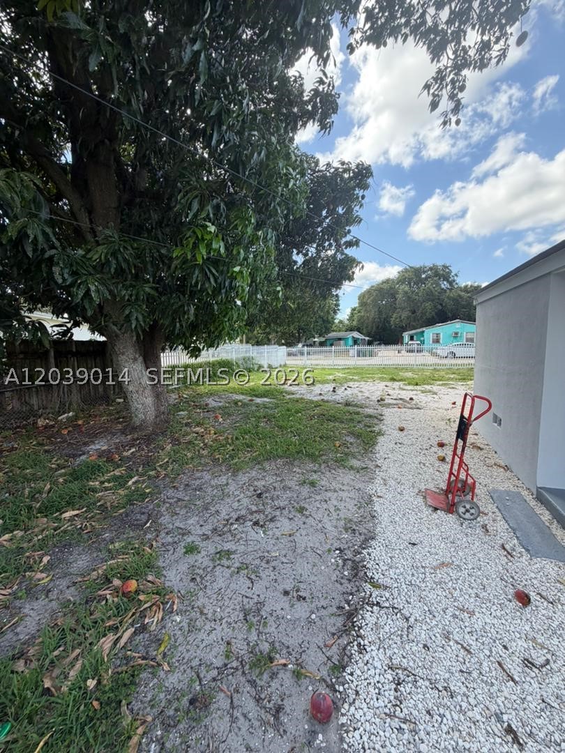 BUNCHE PARK 1 ADDN - Residential Lease