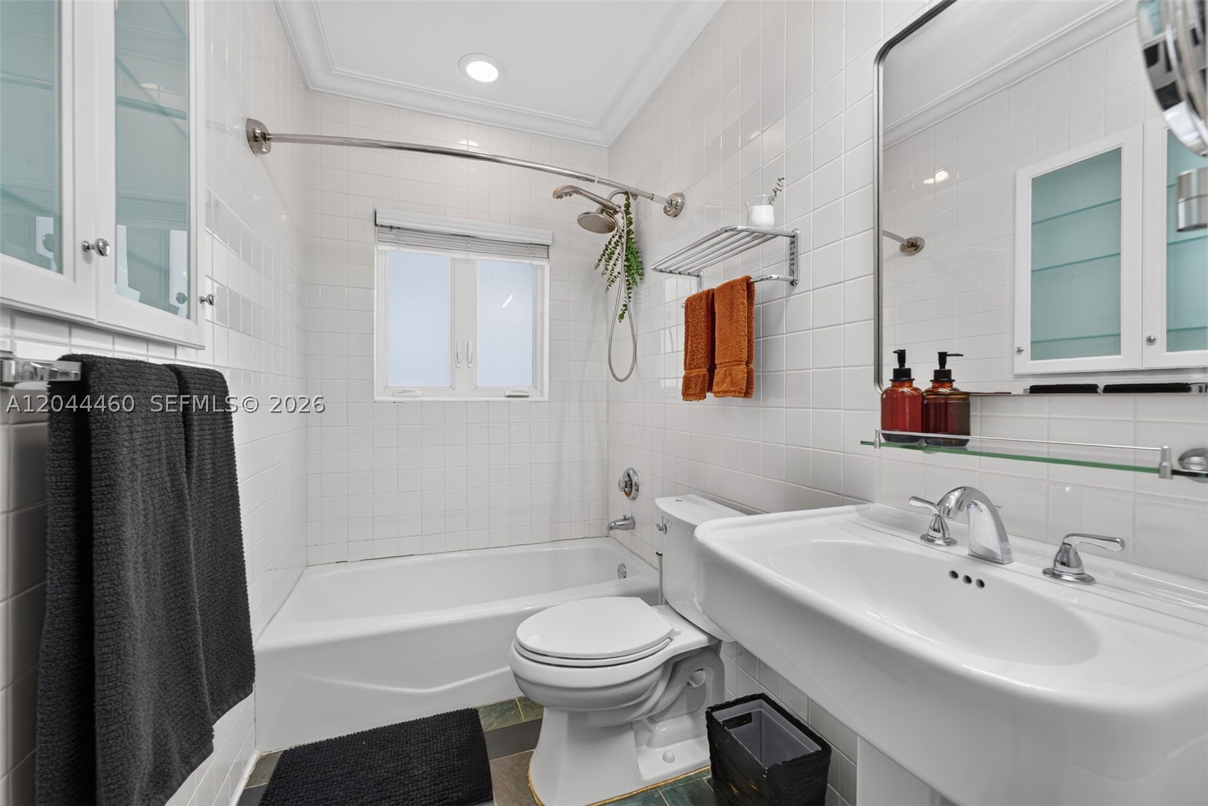 CORAL ESTATES - Residential Lease