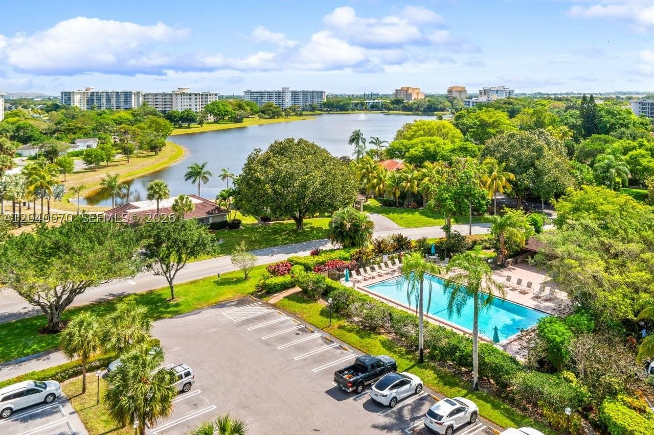 NO 8 PALM-AIRE COUNTRY CL - Residential