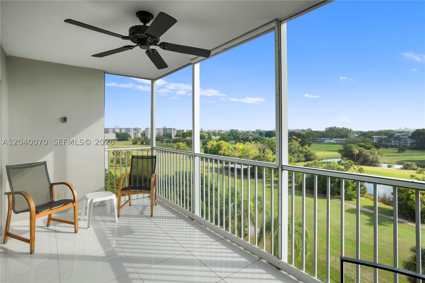 NO 8 PALM-AIRE COUNTRY CL - Residential
