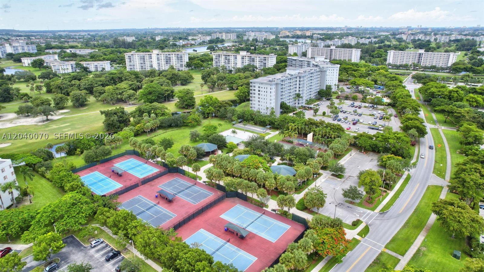NO 8 PALM-AIRE COUNTRY CL - Residential