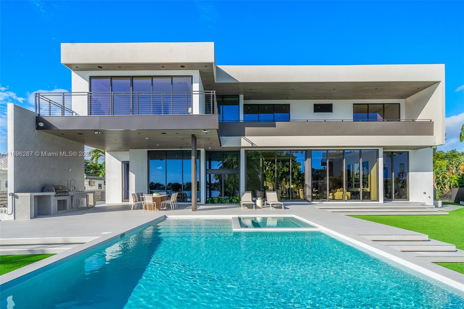 GREYKNOLL ESTATES - Residential