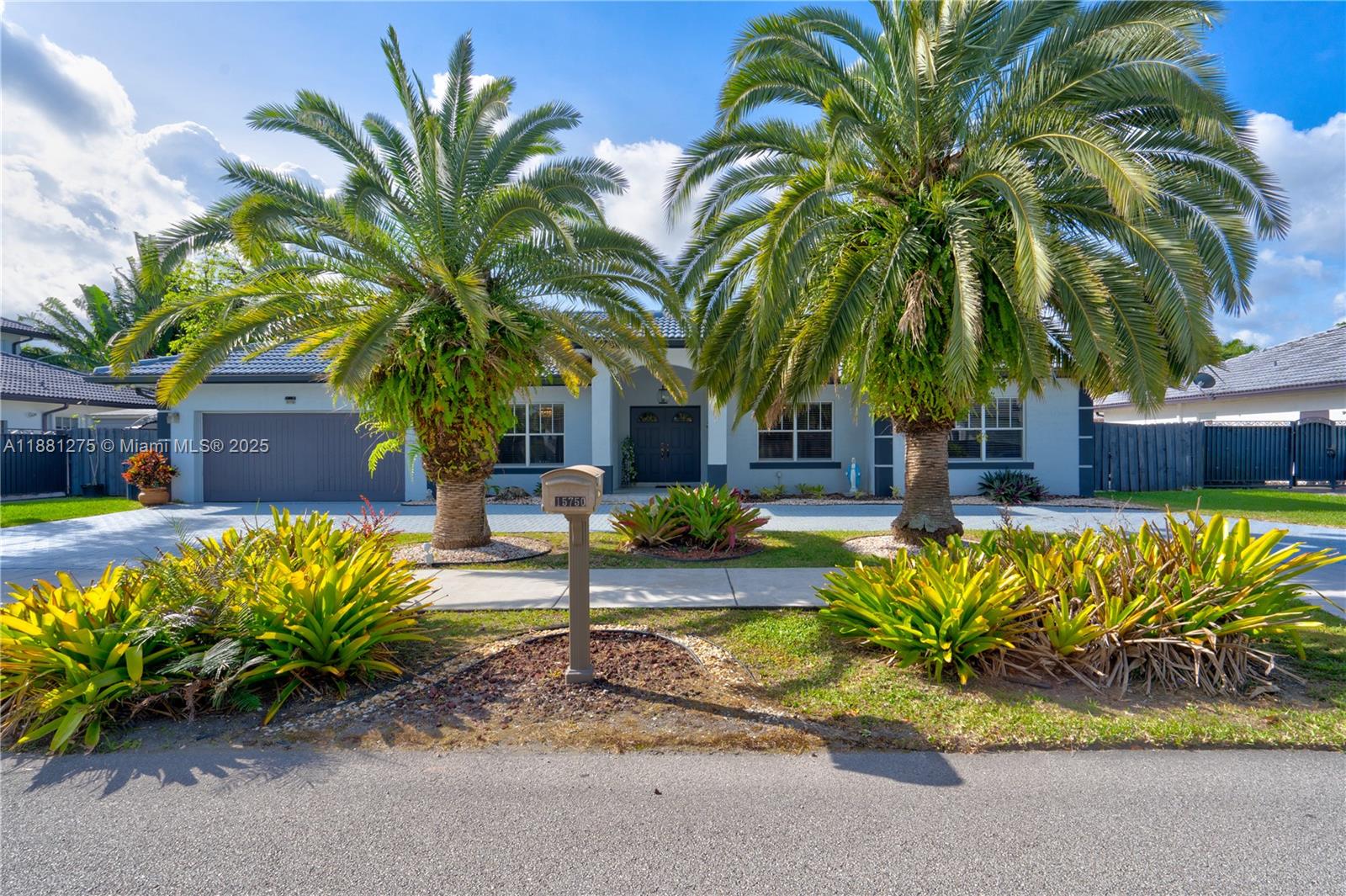 Your dream home is for sale! This gorgeous estate home features 4 bedrooms and 3.5 baths. Beautifully well kept. Large open floor plan. Spacious family room and beautiful kitchen. Pool with jacuzzi. Big back yard with BBQ area and space for boat. Don't miss out on this big opportunity, in a great neighborhood.