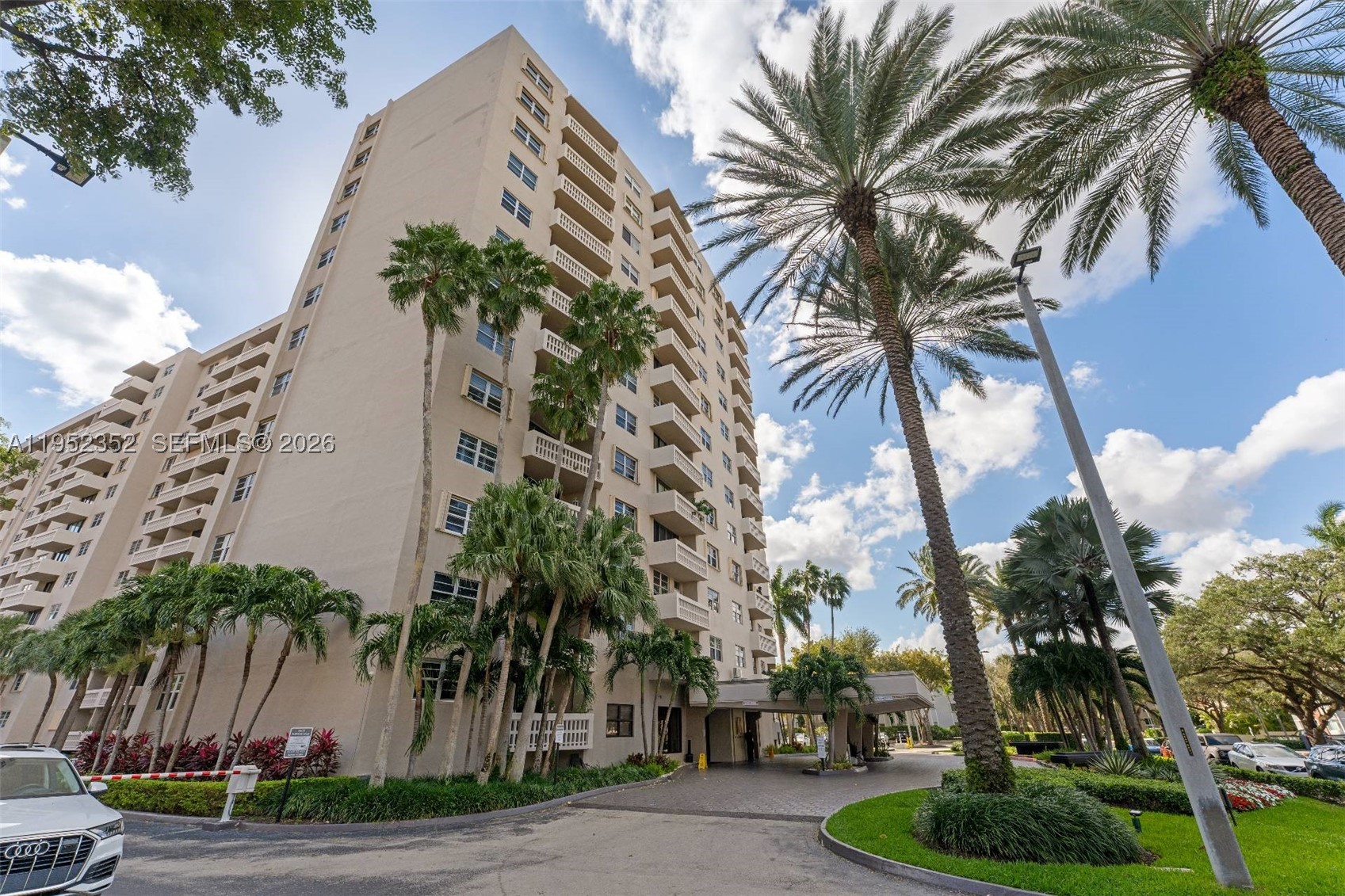 GABLES WATERWAY TOWERS CO - Residential