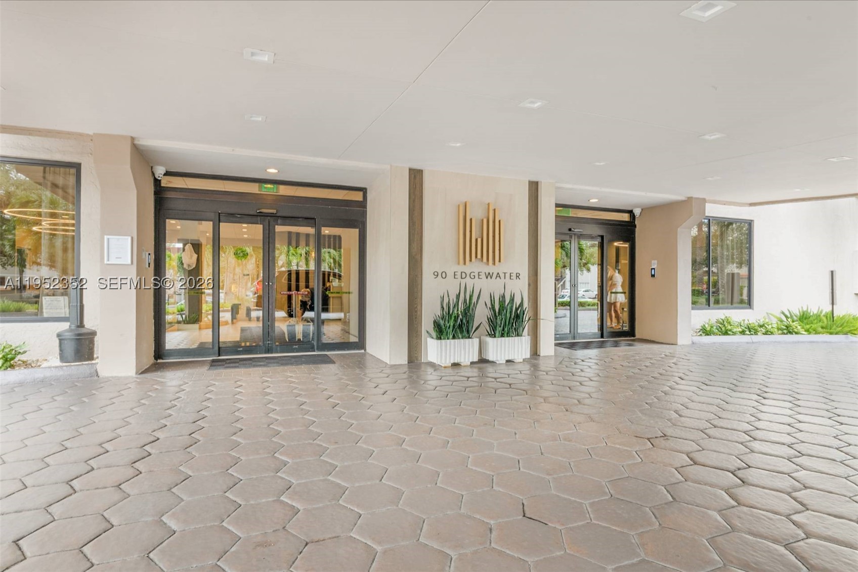 GABLES WATERWAY TOWERS CO - Residential