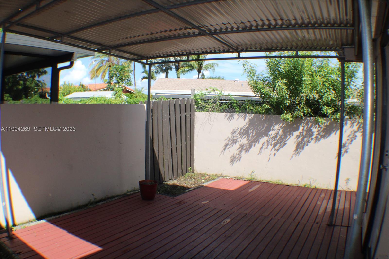 DEVON-AIRE VILLAS SEC 3 - Residential