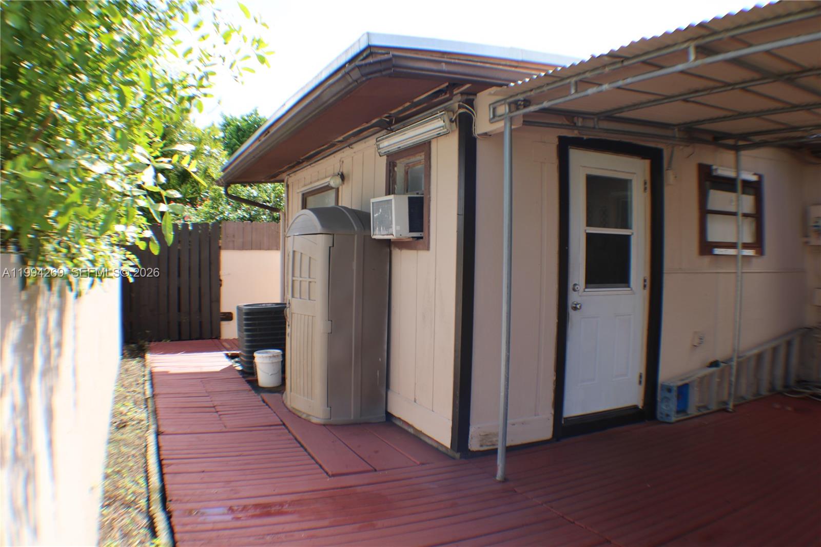 DEVON-AIRE VILLAS SEC 3 - Residential