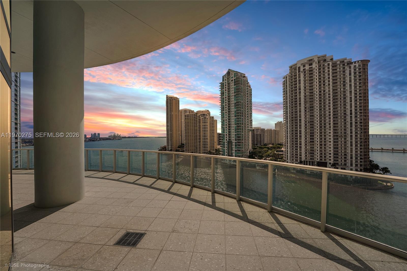 MET 1 CONDO - Residential