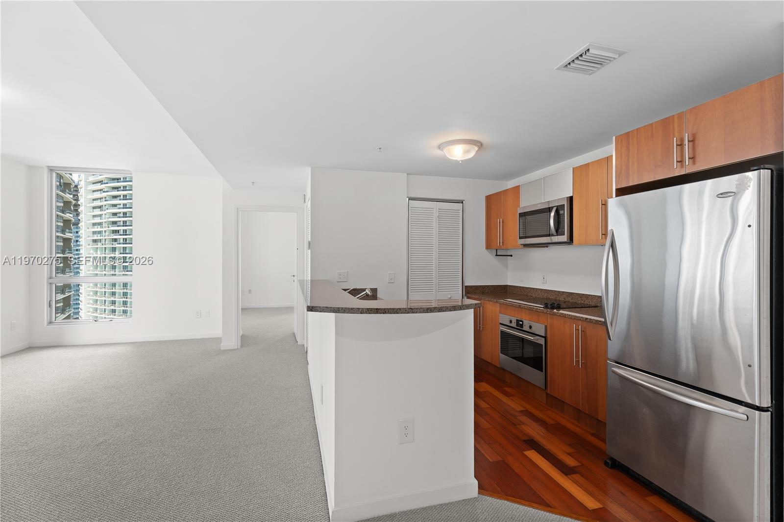 MET 1 CONDO - Residential