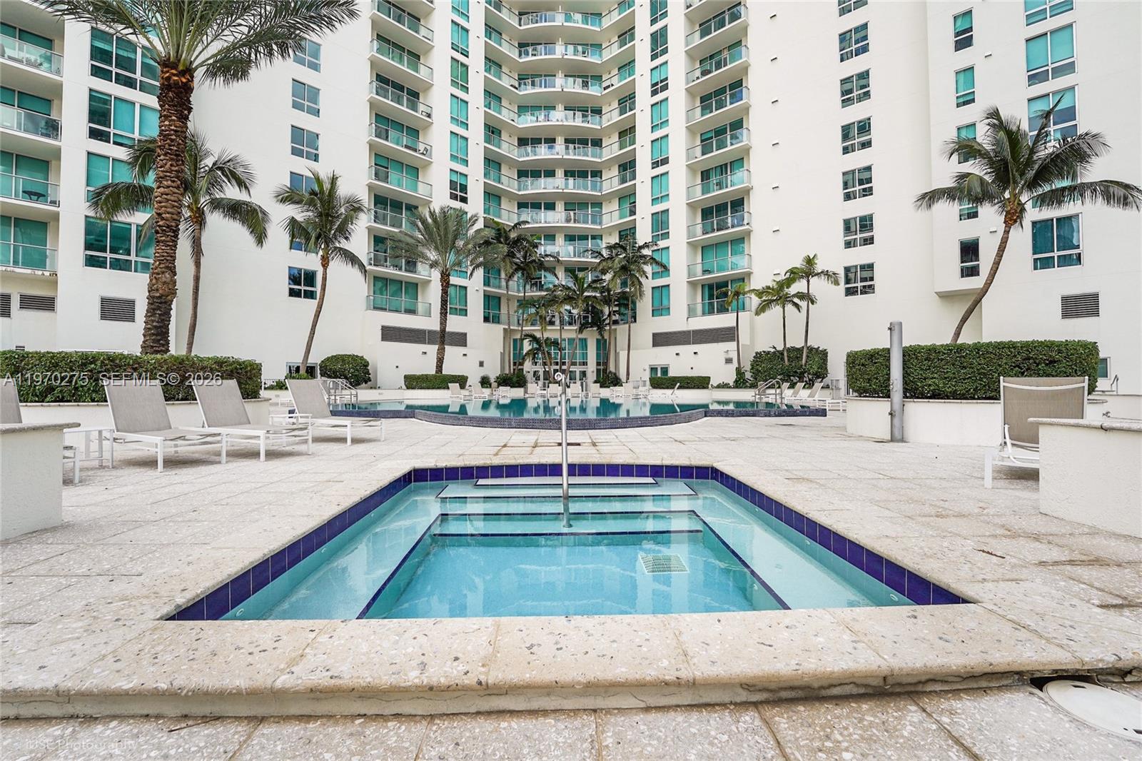 MET 1 CONDO - Residential