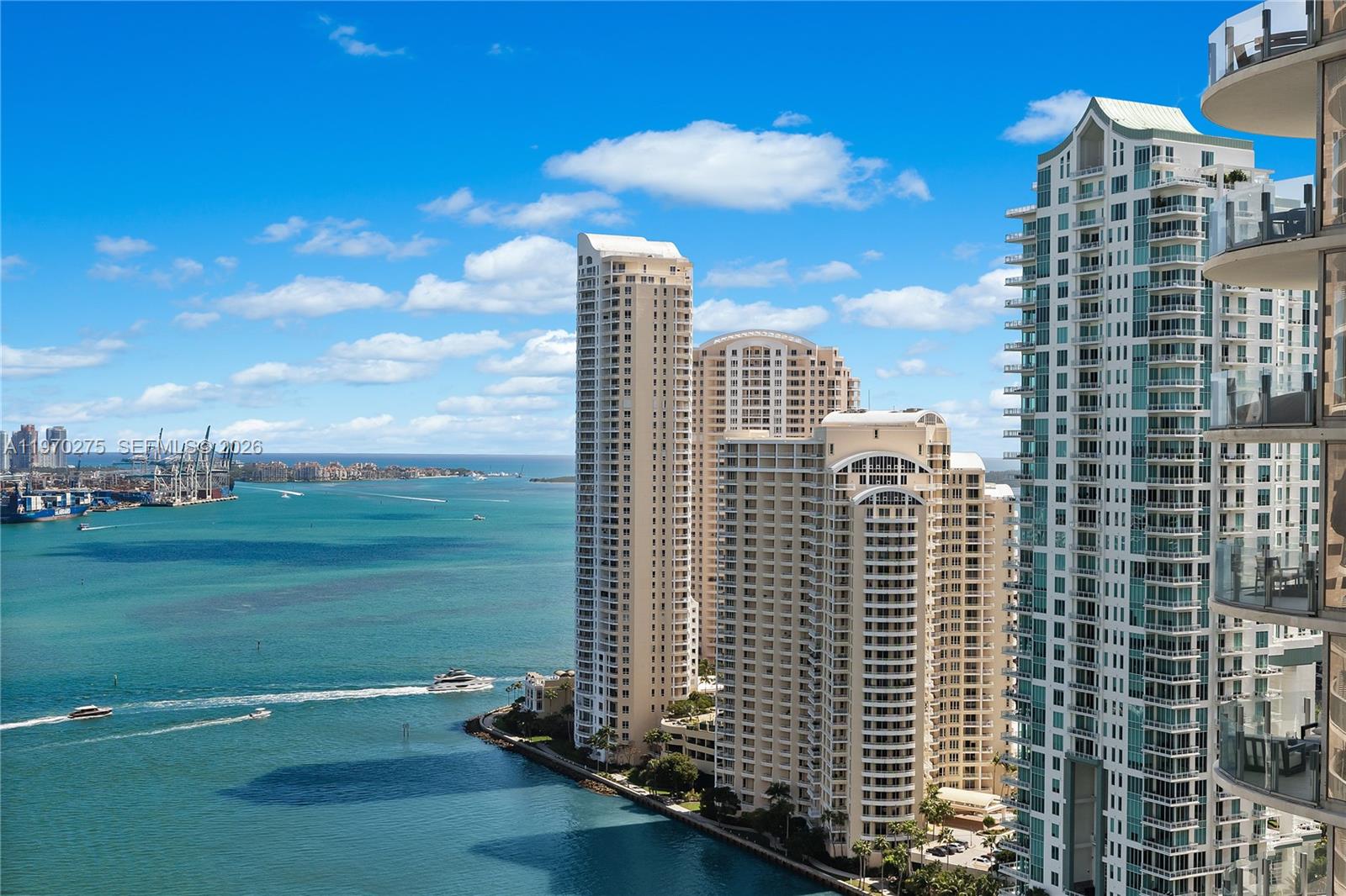 High-floor CORNER SE 2-bedroom, 2-bath split layout featuring floor-to-ceiling windows and a spacious wraparound balcony, offers abundant natural light, and Biscayne bay and city views. Open kitchen with granite countertops, stainless steel appliances and brand-new carpet. Both the primary and second bedrooms offer large walk-in closets. Includes 1 assigned parking space (#1039 – PX level).
Prime location at Met 1 Tower, situated in the heart of Downtown Miami. Residents enjoy luxury amenities including a fitness center, billiard room, business center, kids’ playroom, 24-hour front desk, valet parking, and an on-site restaurant. Vacant, easy to show!
Just steps from Whole Foods Market, Silverspot Cinema, the Metromover, Kaseya Center, Brickell City Centre, and a wide variety of restaurants and shops.